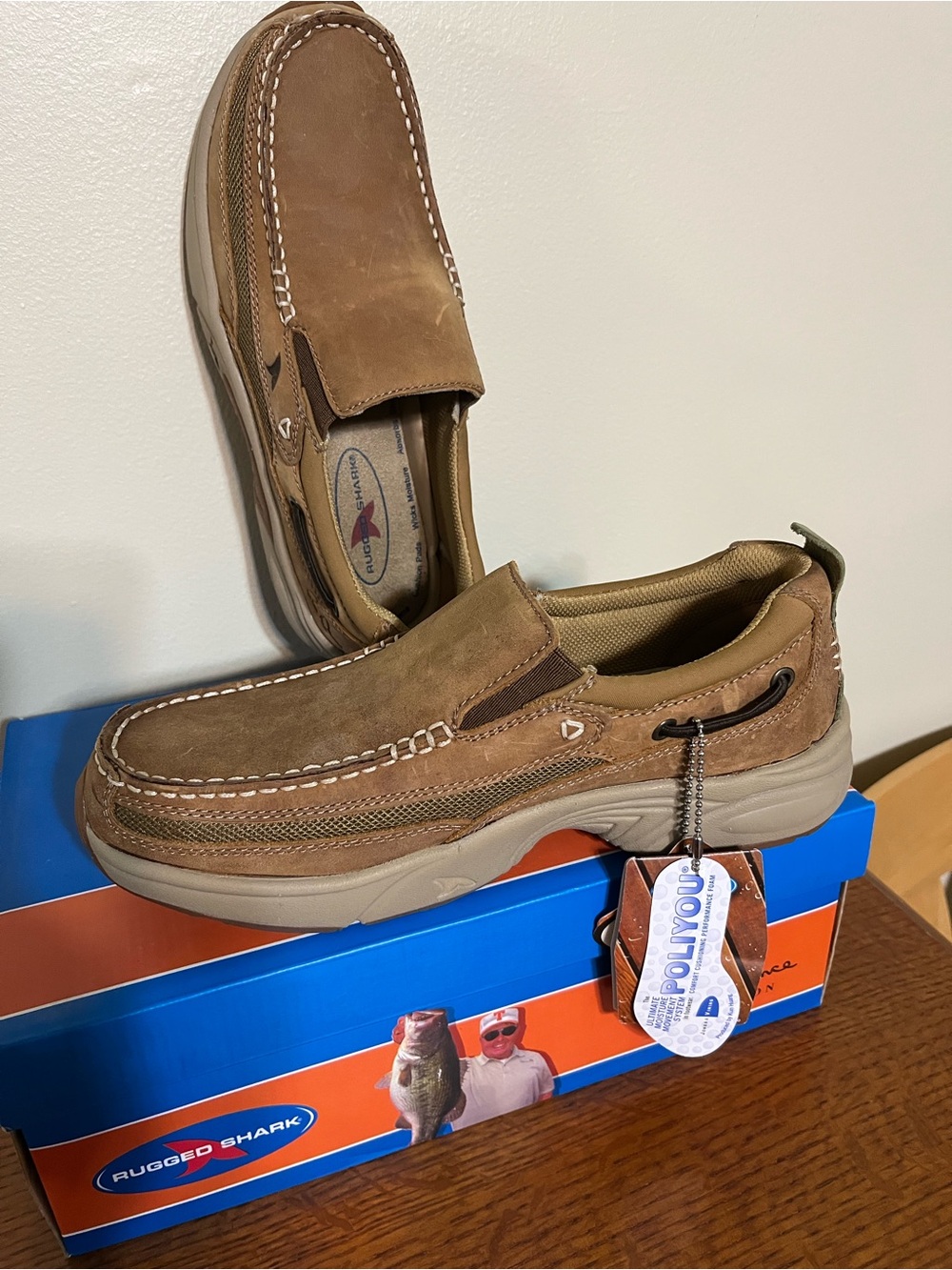 NWT Men’s Rugged Shark Leather Boat Shoe size 8